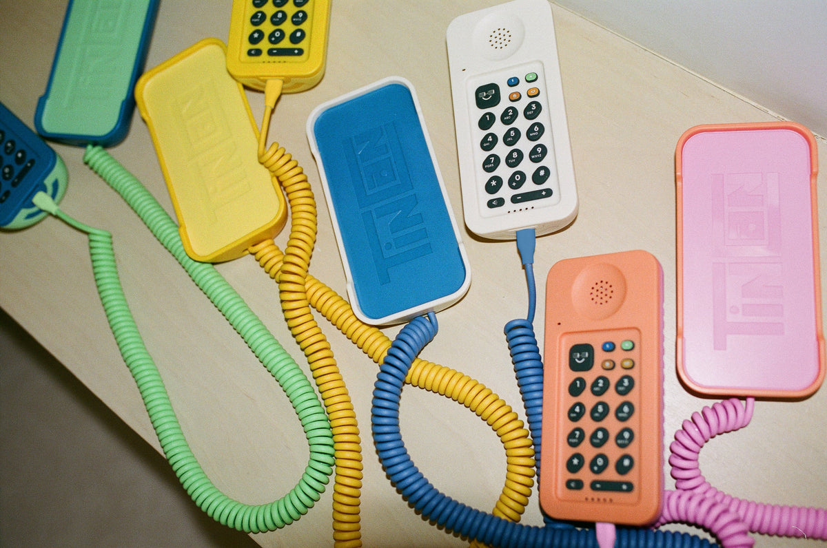 ☎️ A modern Wi-Fi landline designed specifically for children. It allows kids to stay in touch with friends, grandparents, and other family members through real voice conversations—without the need for apps, texting, games, or endless screen-scrolling.