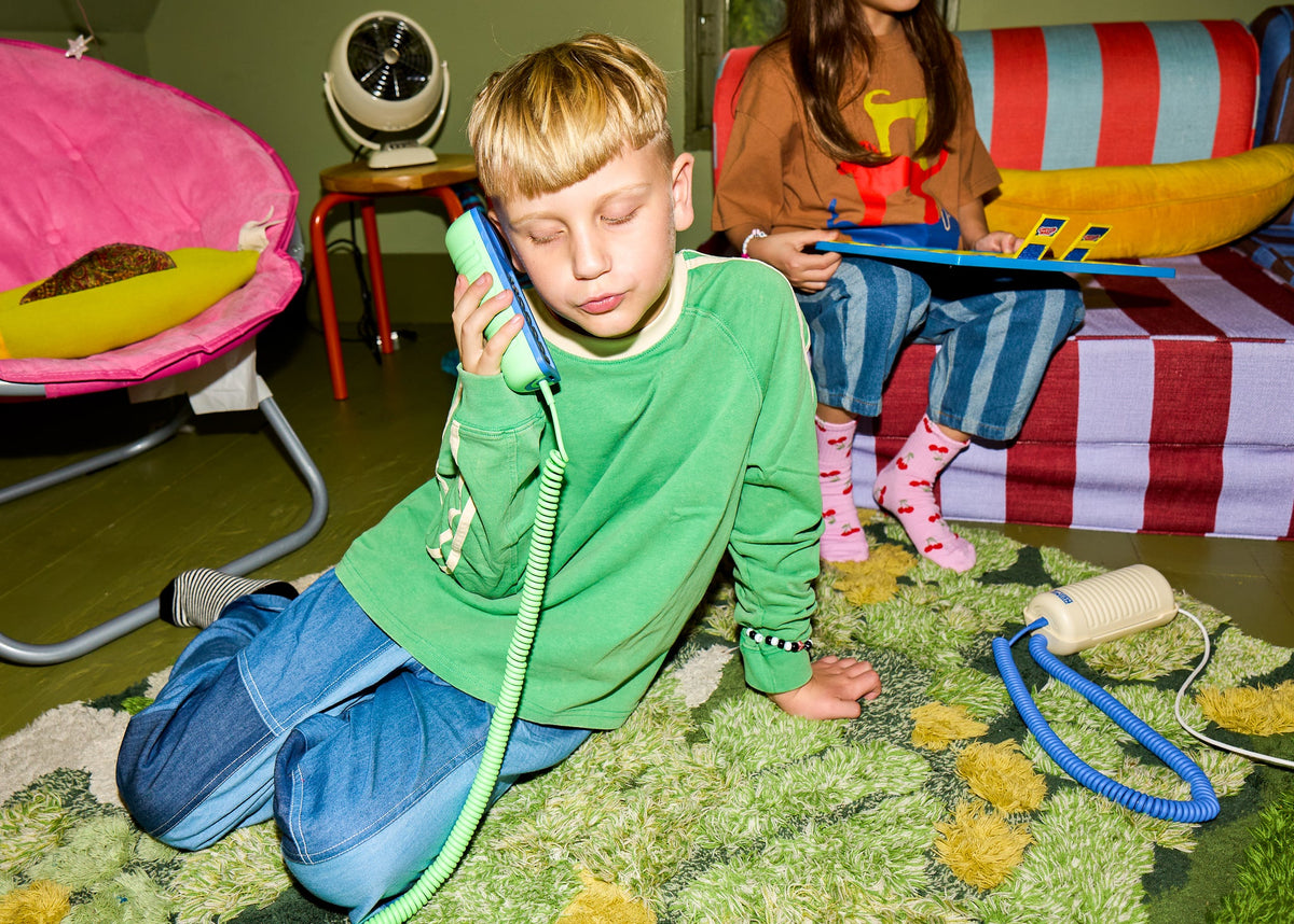 ☎️ A modern Wi-Fi landline designed specifically for children. It allows kids to stay in touch with friends, grandparents, and other family members through real voice conversations—without the need for apps, texting, games, or endless screen-scrolling.