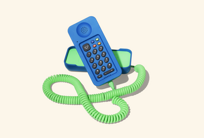 ☎️ A modern Wi-Fi landline designed specifically for children. It allows kids to stay in touch with friends, grandparents, and other family members through real voice conversations—without the need for apps, texting, games, or endless screen-scrolling.