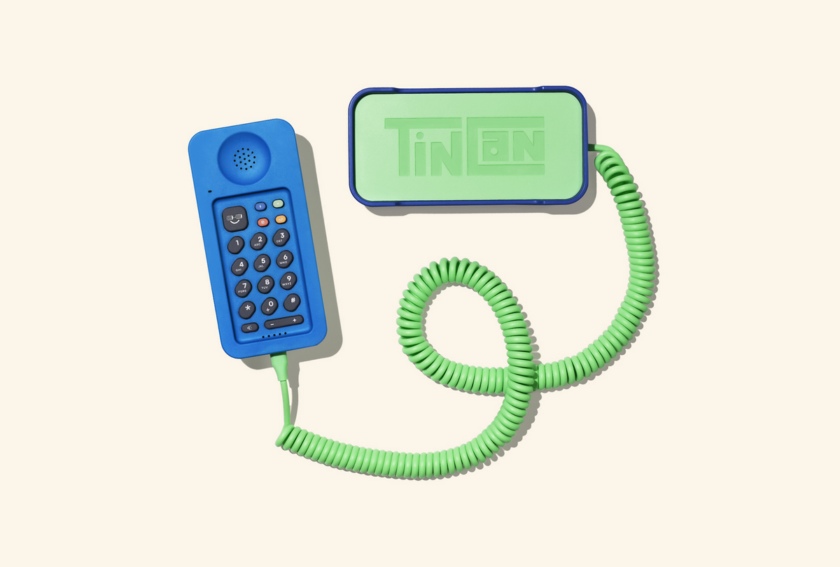 ☎️ A modern Wi-Fi landline designed specifically for children. It allows kids to stay in touch with friends, grandparents, and other family members through real voice conversations—without the need for apps, texting, games, or endless screen-scrolling.